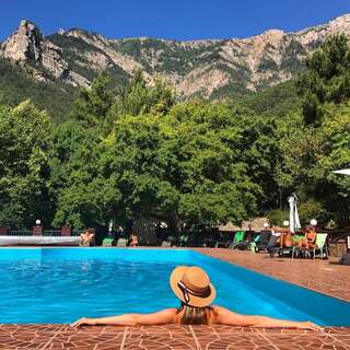 Гостиница Поляна Сказок Ялта-0